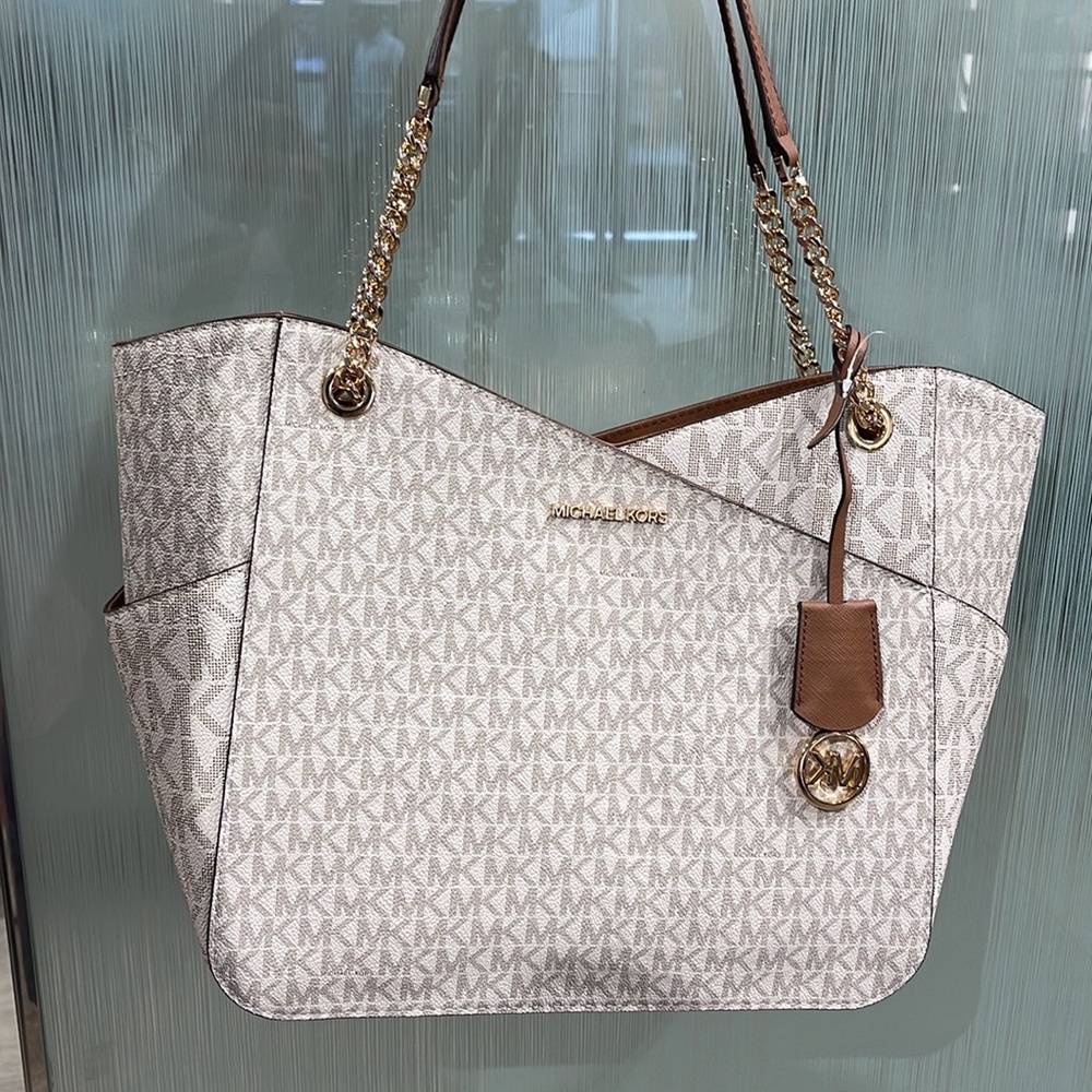 Michael Kors Jet Set Travel Large Chained Tote Shoulder Bag MK Vanilla 
NWT